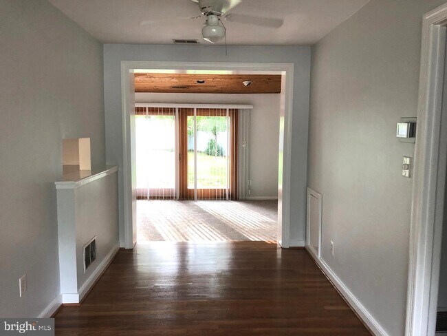 Building Photo - 8102 Wingfield Pl
