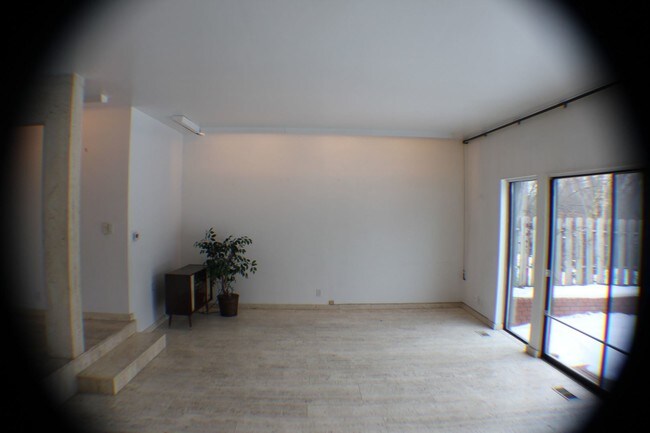 Building Photo - 3810 Wroxton Dr