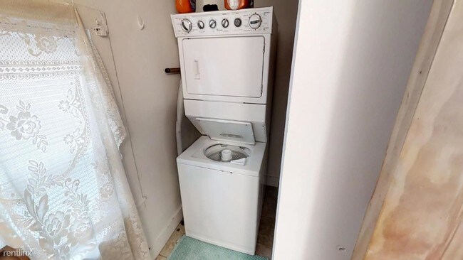 Foto del edificio - 136 Fayette St