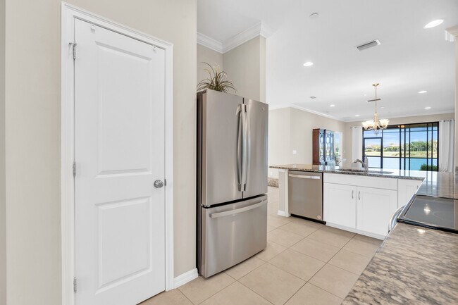 Building Photo - 9385 Pocida Ct