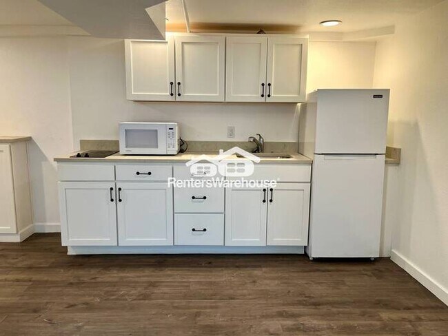 Foto del edificio - Don't Miss this 1 Bed 1 Bath Urban Oasis