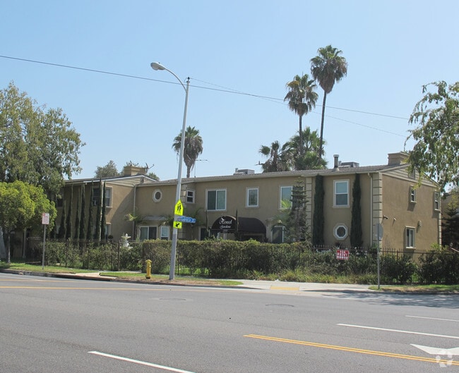 Building Photo - Hensel Garden Apartments