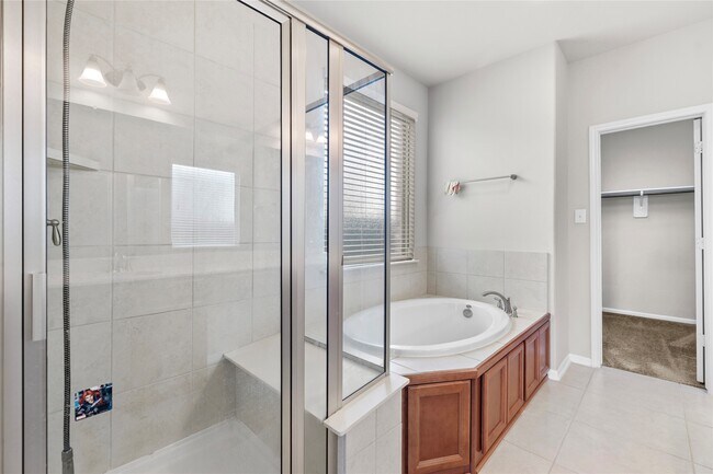 Foto del edificio - 19727 Lakeside Pointe Ct