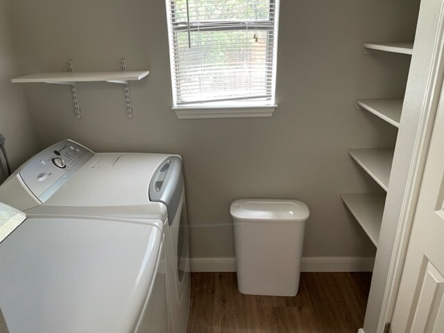 Foto del edificio - 2718 Old Field Dr