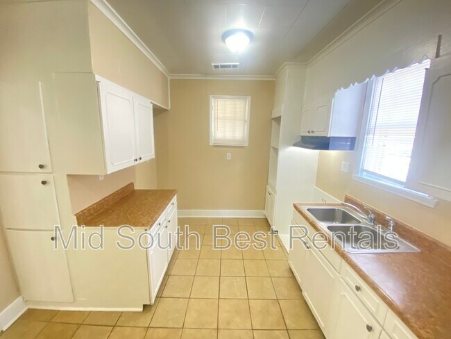 Foto del edificio - 884 N Belvedere Blvd