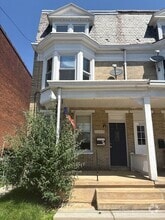 Building Photo - 1117 W King St