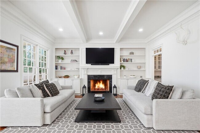 Foto del edificio - 1124 Moores Mill Rd NW