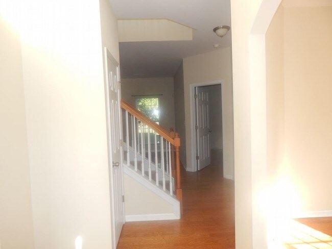 Building Photo - 3005 Streamlet Way