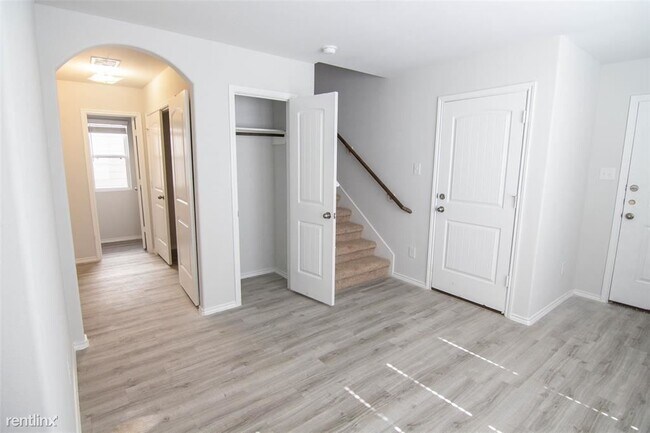 Foto del edificio - 3 br, 2.5 bath House - 13839 Forest Spring...