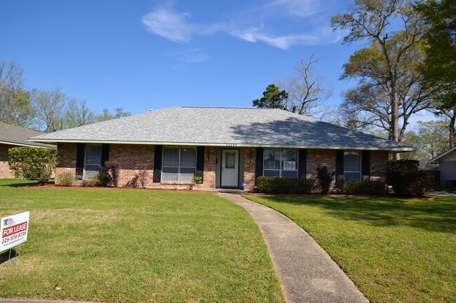 Building Photo - Newly Renovated 3 Bedroom Home in Sherwood...