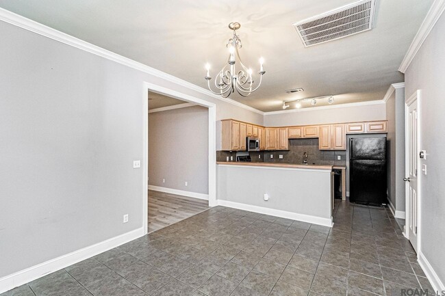 Building Photo - 809 Summer Breeze Dr