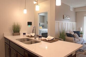 Adams Kitchen and Livingroom - Seasons on Skyline