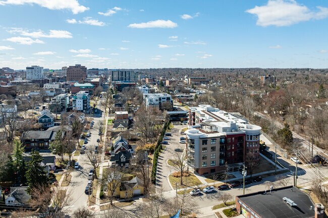 Aerial Context - Kingsley Condominiums