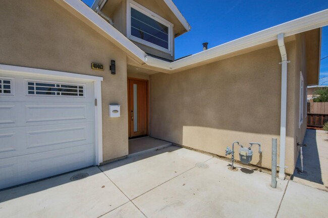 Building Photo - 40463 Eaton Ct