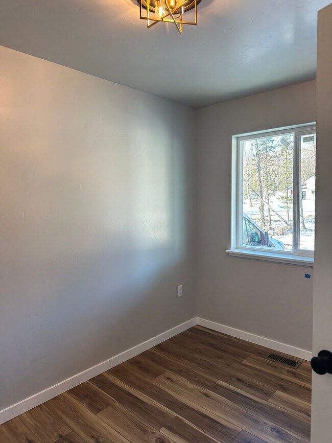 Building Photo - Super cute 3-bedroom, 2-bath single-family home in Palmer!