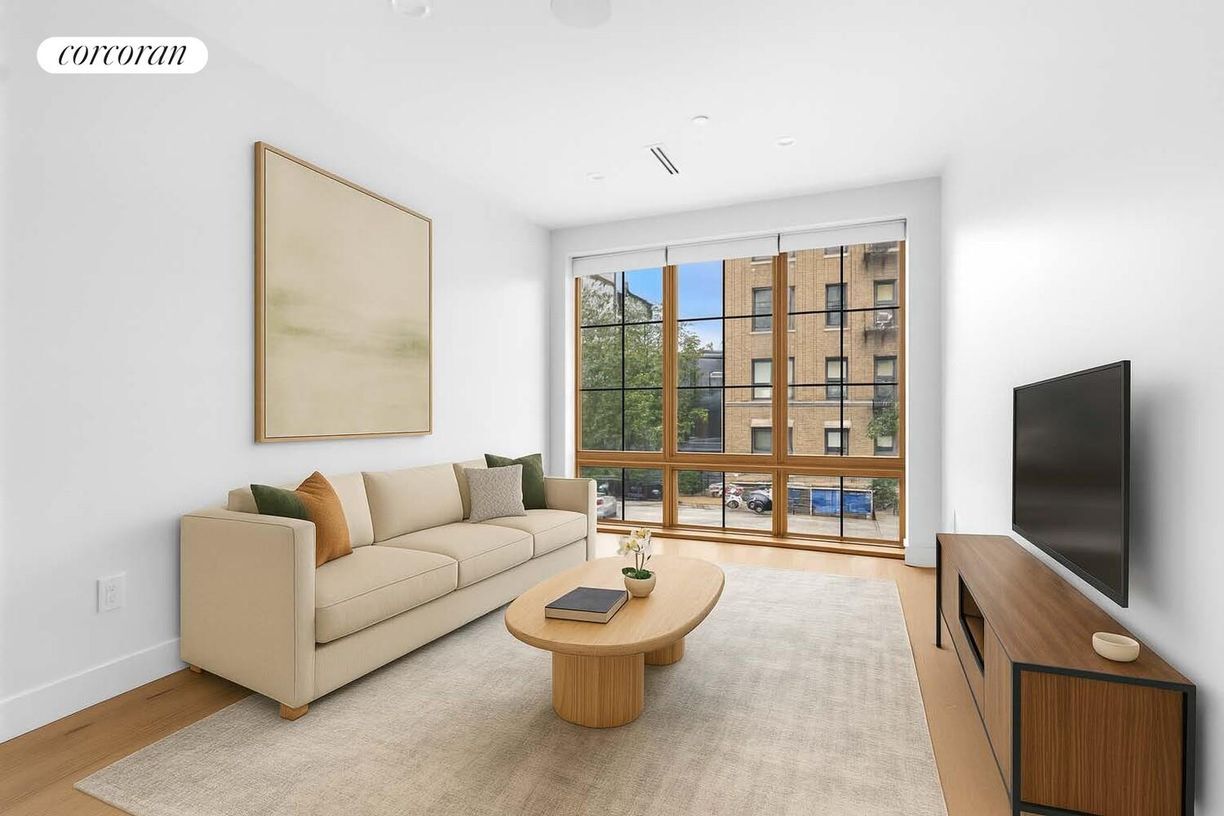 Foto principal - 674 Hancock St