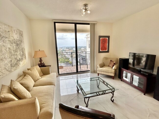 Building Photo - 888 Douglas Rd