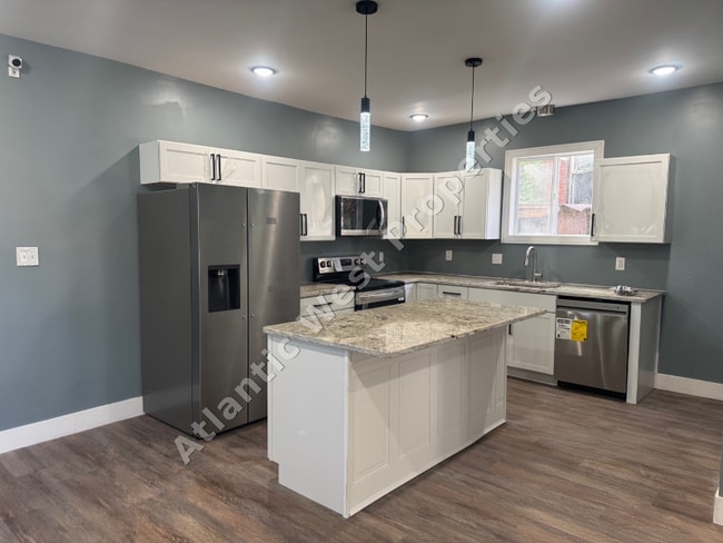 Building Photo - 545 Carplin Pl