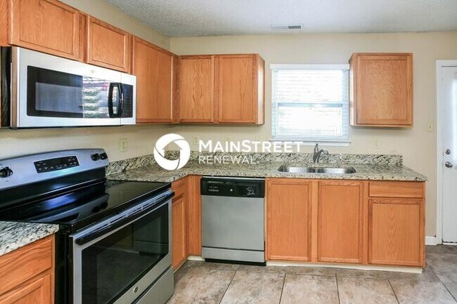 Building Photo - 3 Bedroom Pet-Friendly Home in Greenwood, IN with Main Street Renewal