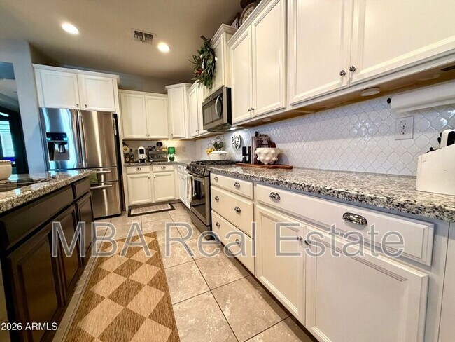 Building Photo - 8216 S 42nd Ln