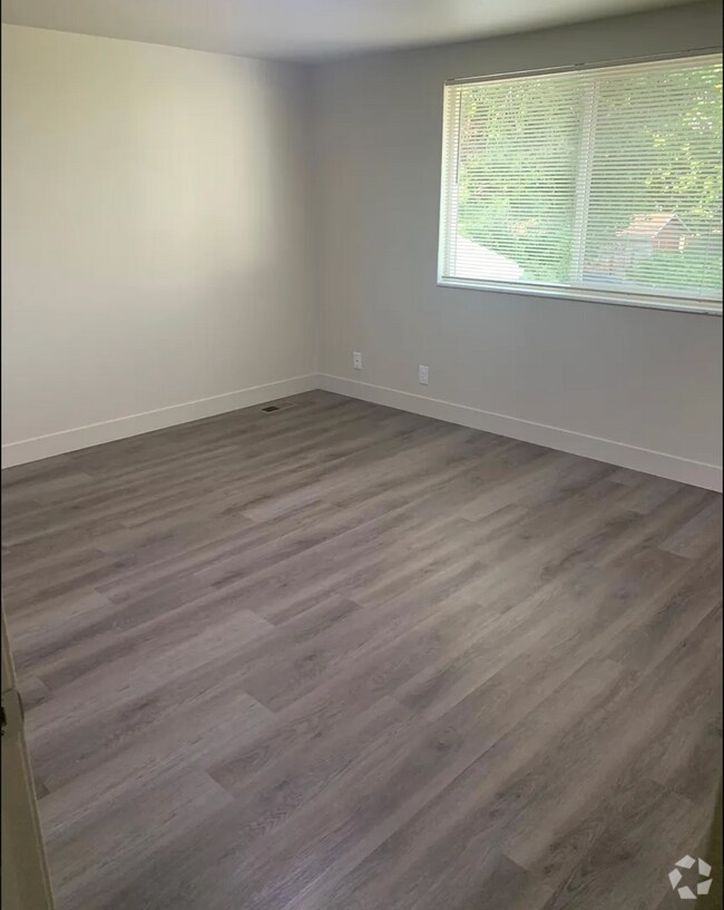 Building Photo - 1592 S 500 E