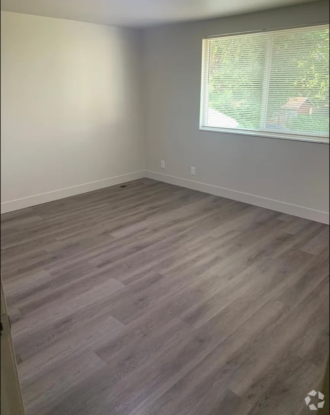 Building Photo - 1592 S 500 E