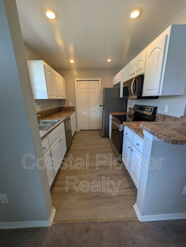 Building Photo - 9019 Cochise Ln