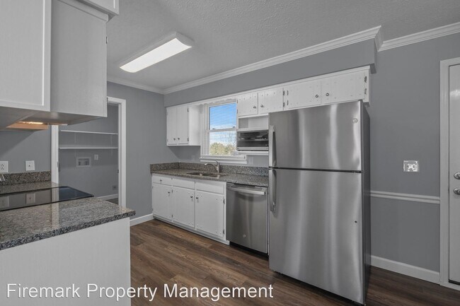 Foto del edificio - 3 br, 1.5 bath House - 246 Township Dr