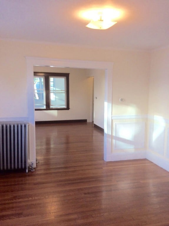 Foto del edificio - 61-63-63 Bartlett Ave