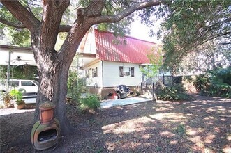 Building Photo - 617.5 Victory Dr