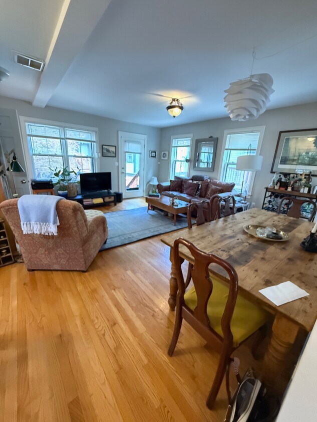 Foto principal - 13 Webster Ave