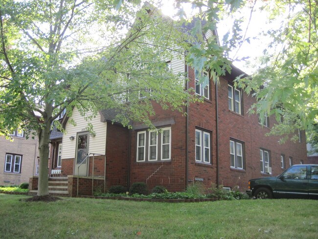 Building Photo - 1520 Front St