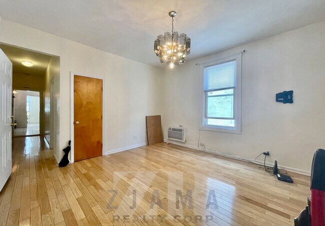 Building Photo - 206 Albemarle Rd