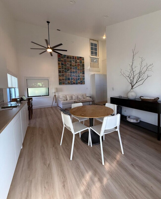 Foto del edificio - 5416 NW 190th St