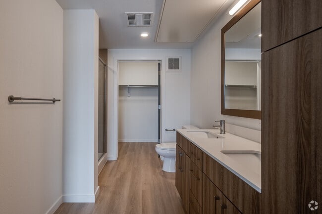 Interior Photo - Madison at Canyons, The