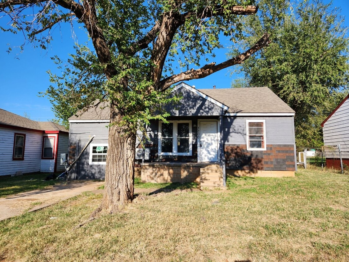 Primary Photo - 3 Bedroom House in OKC