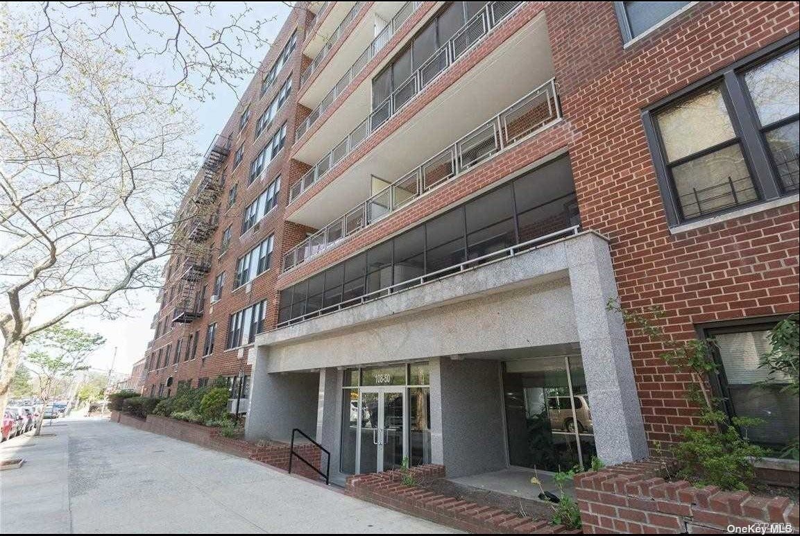 Foto principal - 108-50 62nd Dr