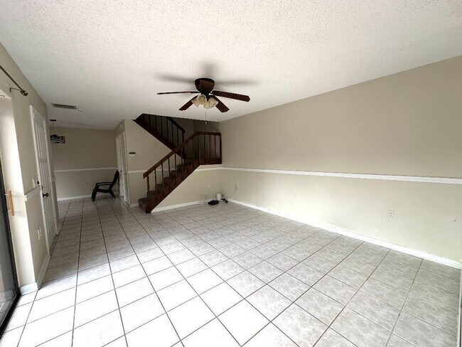 Foto del edificio - 1006 10th Ln