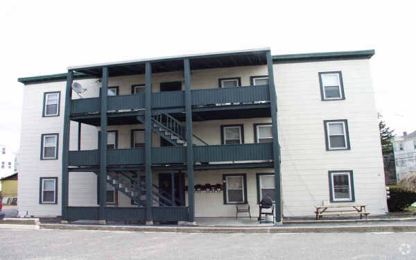 Primary Photo - 18-20 Dean St