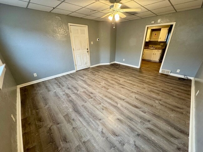 Building Photo - 1141 Brabec St