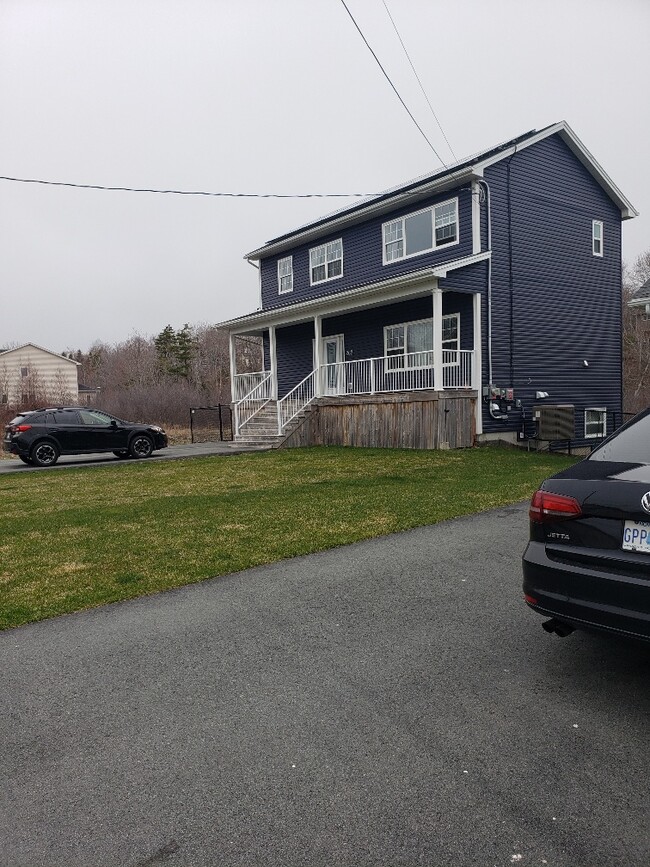 Building Photo - 262 Hillsboro Dr