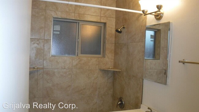 Foto del edificio - 4609 E 18th St
