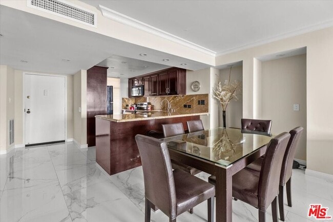 Foto del edificio - 4267 Marina City Dr