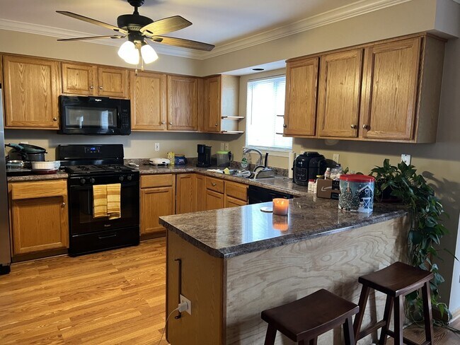 Foto del edificio - 21646 Inverness Dr