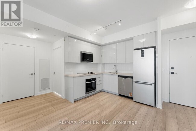 Building Photo - 474-2474 Caldari Rd
