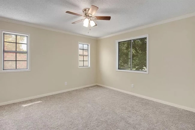 Foto del edificio - 4052 Pepperwood Dr