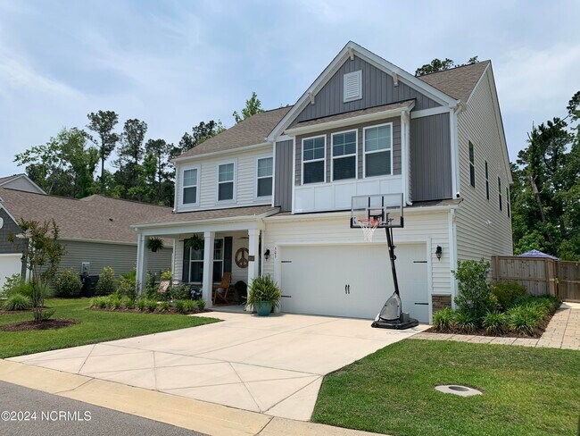 Building Photo - 505 Esthwaite Dr SE