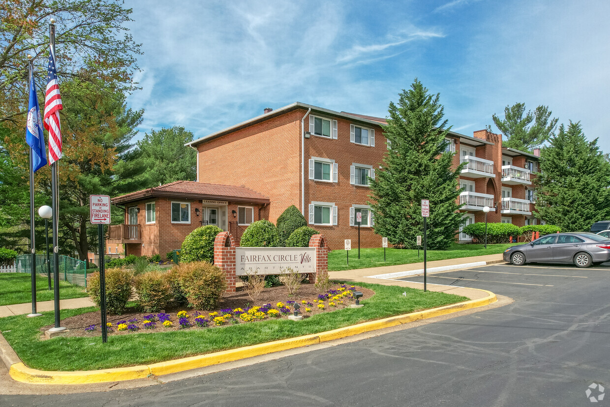 Fairfax Circle Villa Apartments - Apartments in Fairfax, VA ...