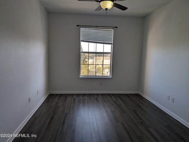 Foto del edificio - 7801 Point Meadows Dr