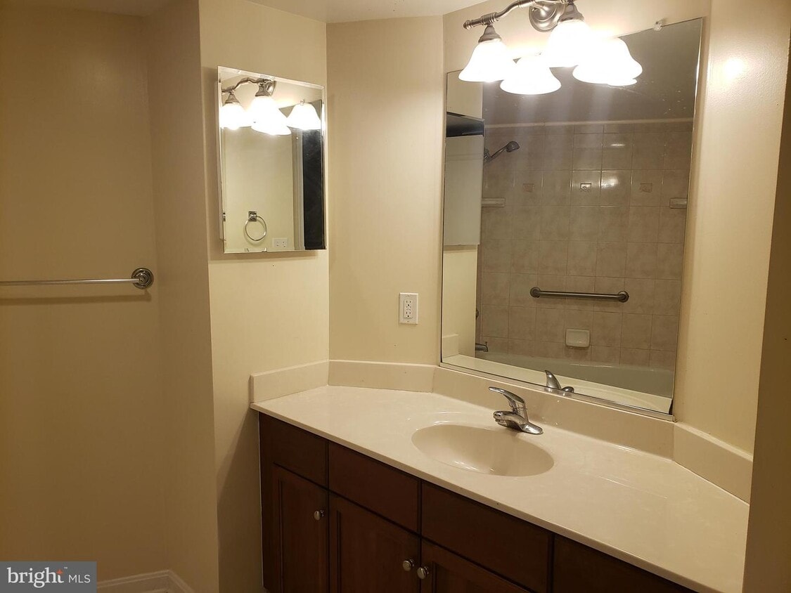 8501 Bayside Rd Unit 302, Chesapeake Beach, MD 20732 Condo for Rent